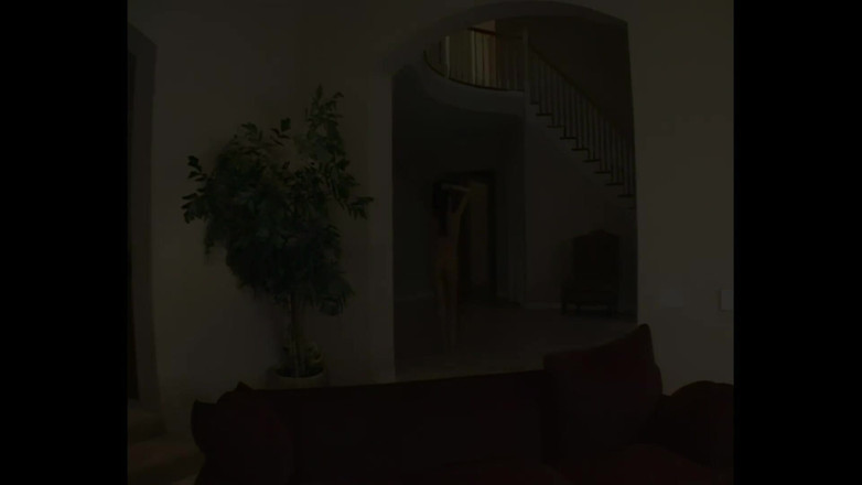 Blitzporn: Mckenzie Lee É Fodida Com força Na Bunda Por Um Bando...