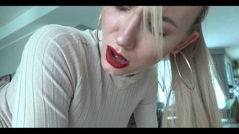 Angel The Dreamgirl: Red Lips