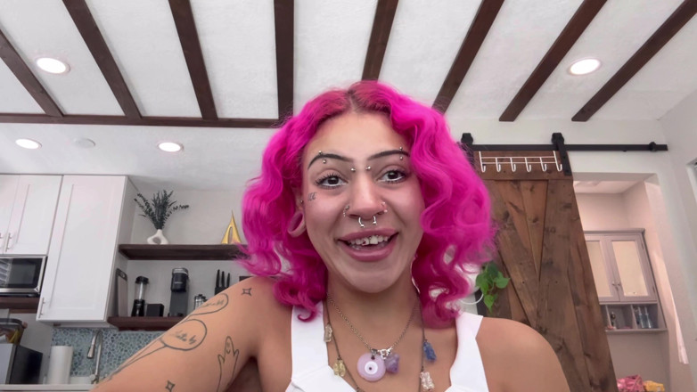 Nali Marie: Cheerleader Girlfriend Gives Jerk off Instructions