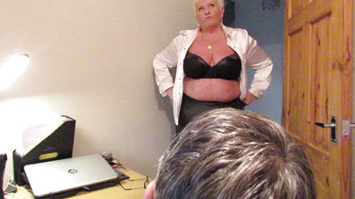 Uk Joolz: Burlas del pervertido de la oficina