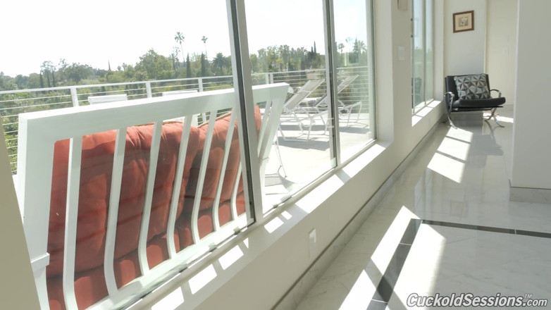 Cuckold Sessions: Cuckoldsessions Sophia Burns folla delante de su marido para su...