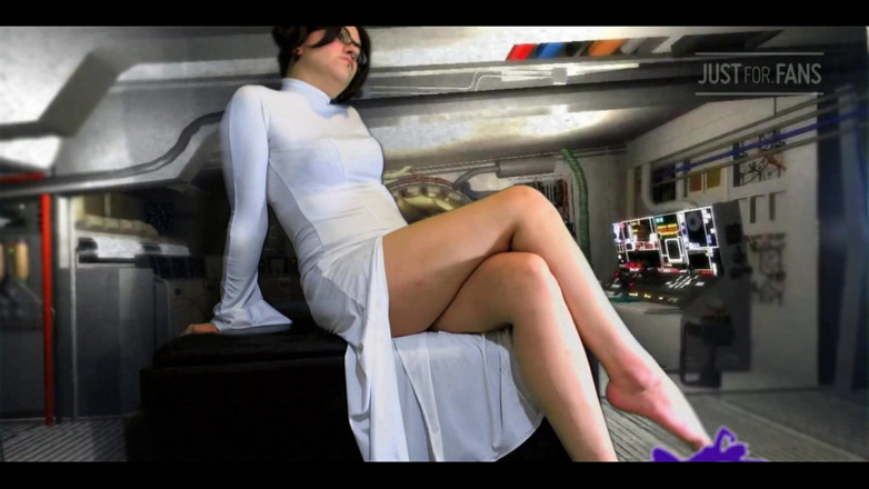 FondaDix: Vault Release: Royal Leg Tease