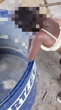 Solo en el culo de la mujer negra