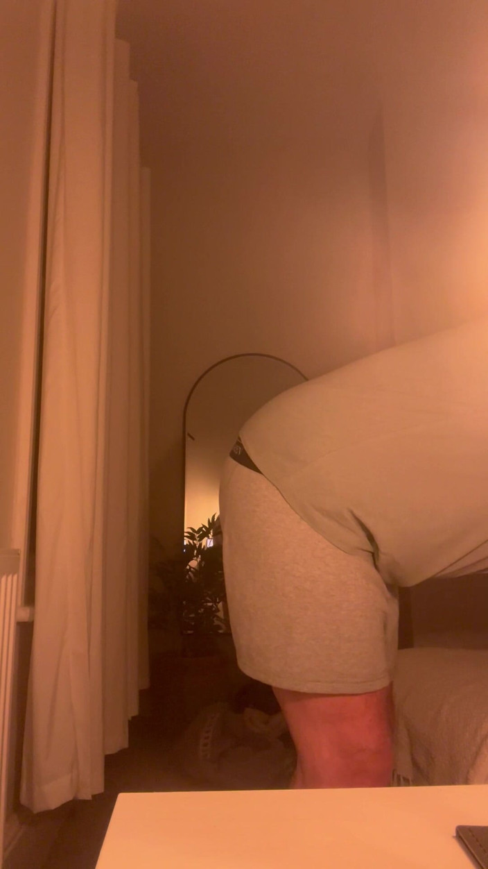 Jeffry: Horny Man in Bathroom