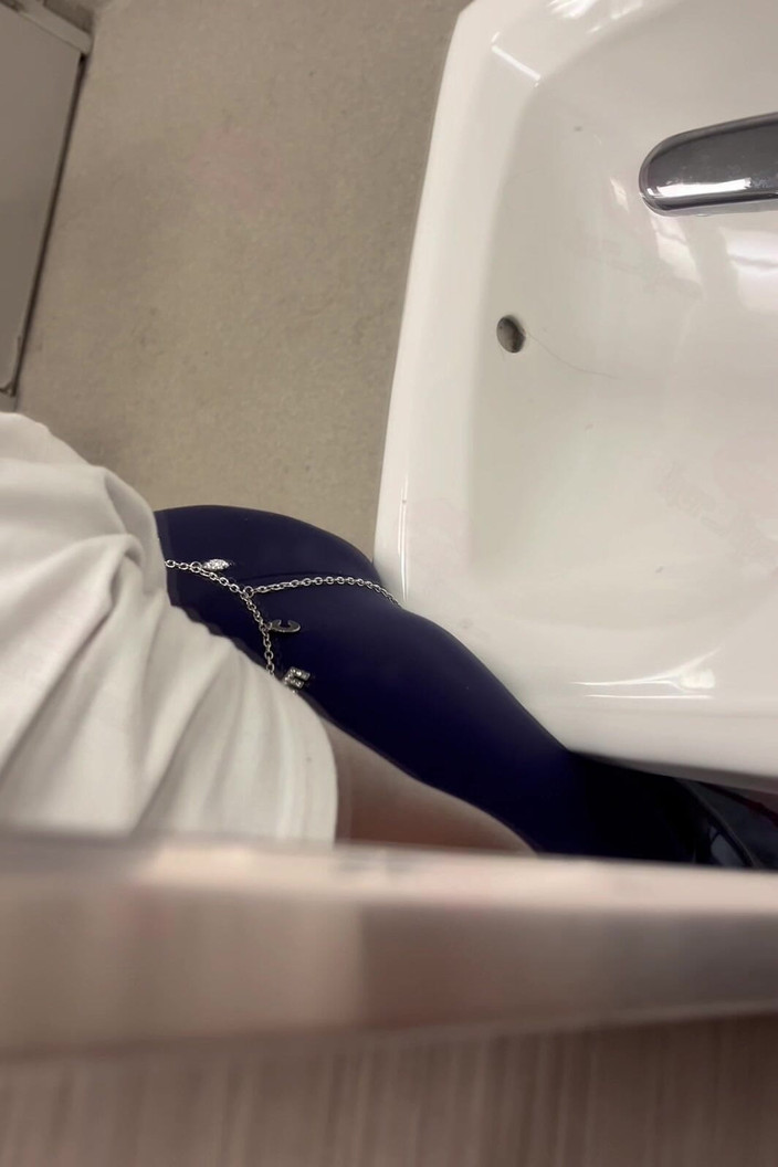 Anye Meshell: Pisces Pussy