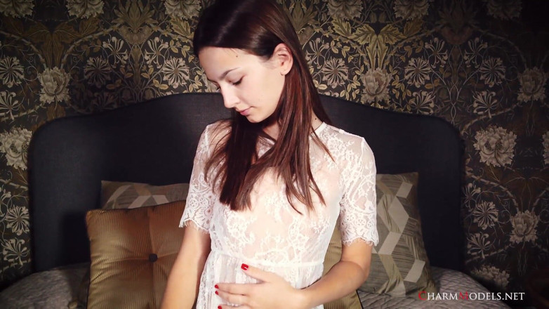 CharmModels: Okouzlující modelka Anna s průhledným videem spodního prádla