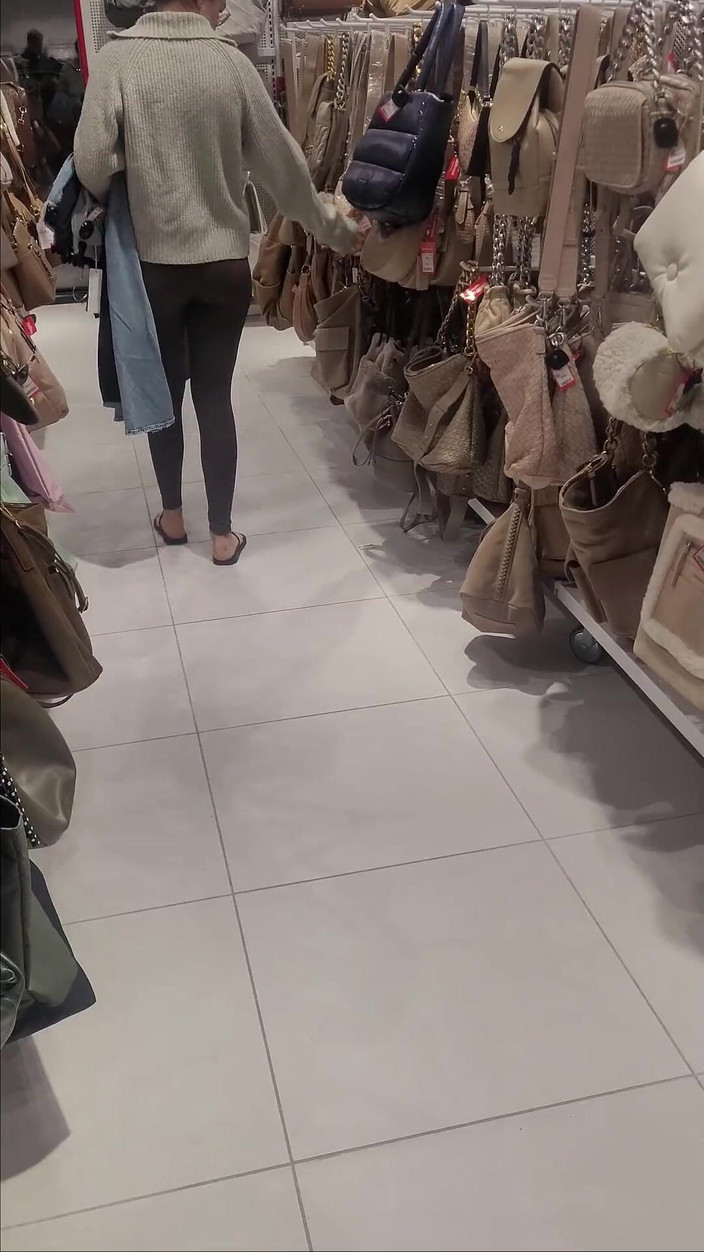 LuTosT: Potkal jsem dívku v obchodě, vykouřila v šatně na kalhoty