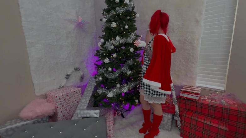 Bigdanny10: Büyük memeli kızıl saçlı göt deliğini siktiriyor