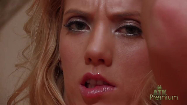 Classic ATK Premium: Đồ chơi.