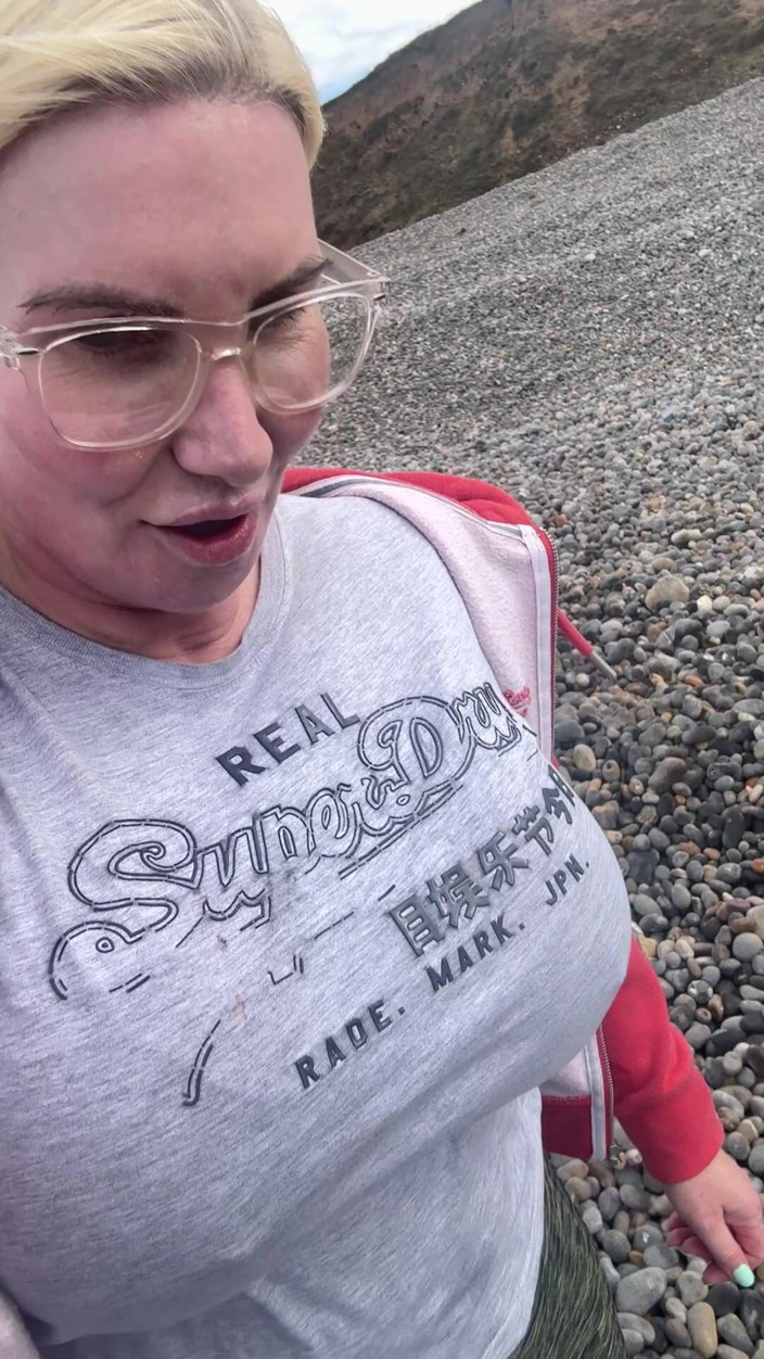 Sophie James: 34jj Beach Hike Mistake Why I Had to Take It...