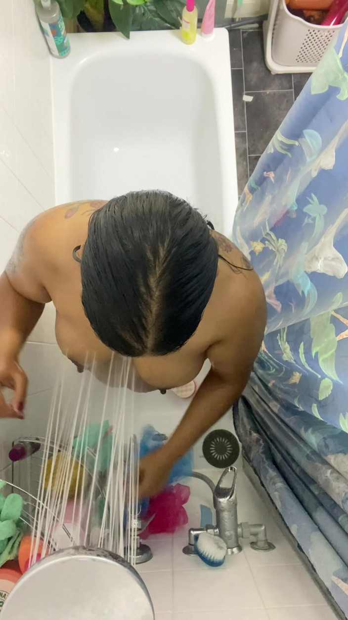 Zozonicoco: Cewek semok asia di kamar mandi