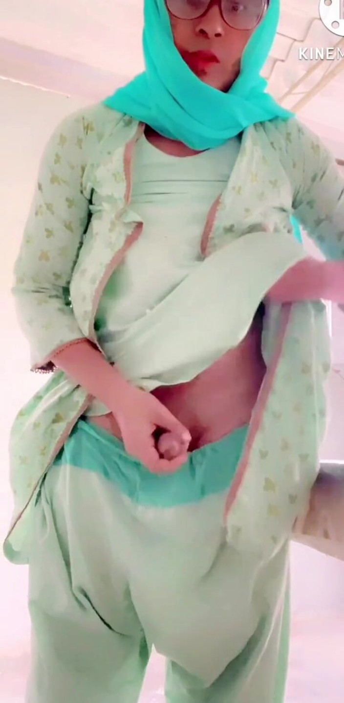 Apple00001: Sissy-routine in jeden morgen