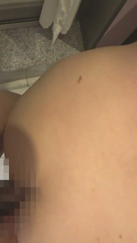 Tornando-se um amigo sexual com uma garota peituda do cabaré para uma sessão privada! Não tenho namorado, mas quero um parceiro sexual casual.