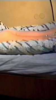 Bed Hump Masturbatit with Eighteen-year-old