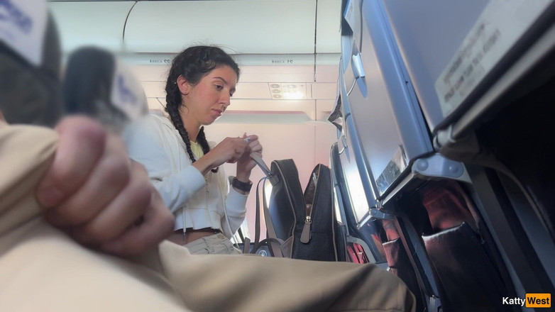 Katty West: Öffentlicher schwanz, blankziehen im flugzeug - mädchen brachte mich in 2 minuten...