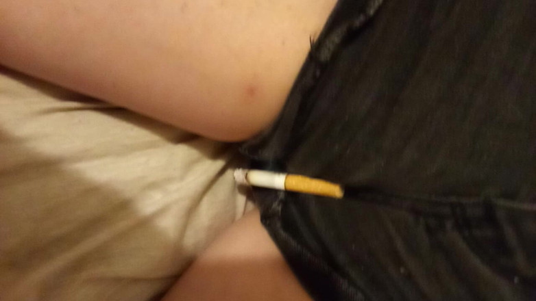 Meghan Monroe: 她是一个贷款人。必须在午夜前归还。