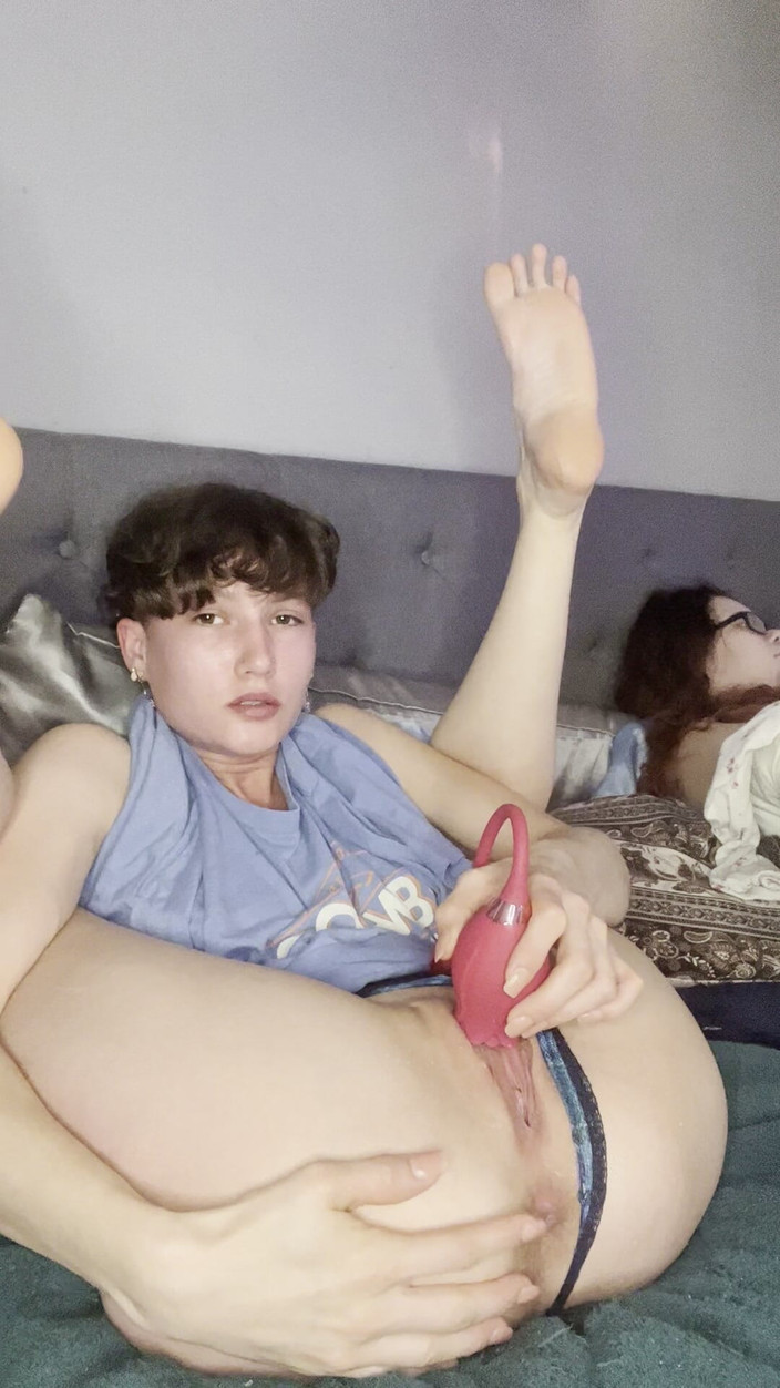 AhanuReed: Сквірт поруч із моїм коханим чоловіком