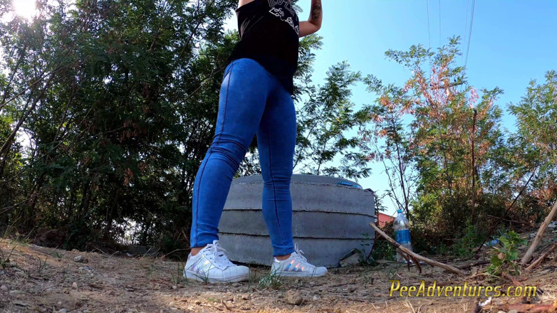 Pee Adventures: Chubby girls pee in her colants on a fitness session...