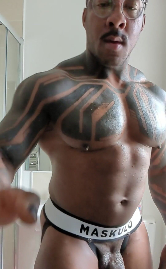 Amadeus: Grosse bite huilée