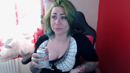 Tattooed Milfy Mama: Silly burps