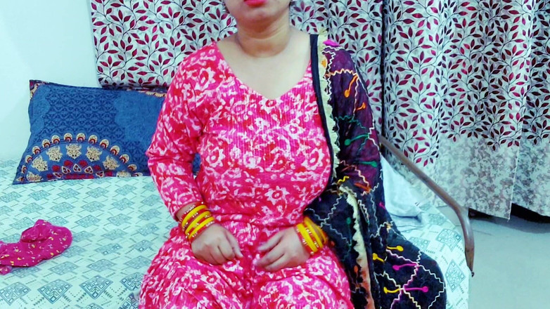 Desi Pari Bhabhi: Sexy XXX macecha tvrdě šuká až do orgasmu s hindským zvukem...