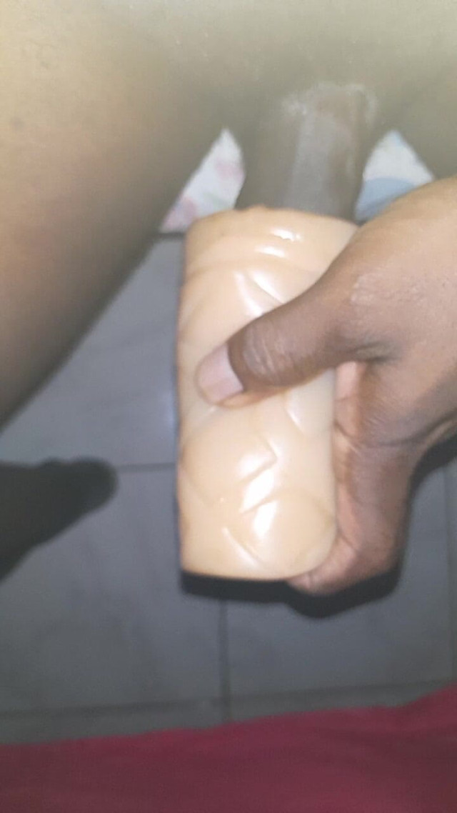 Jerking off S7 E9 (Black guy)