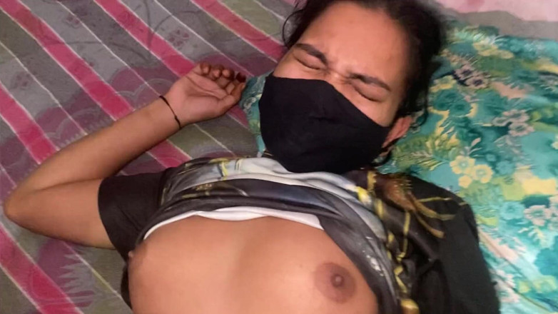 Hotgirl9: น้องชายต่างมารดาถอดเสื้อผ้าน้องสาวต่างมารดาแล้วเย็ดเธอ