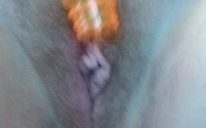 Messy pretty slut: Alleen thuis seks