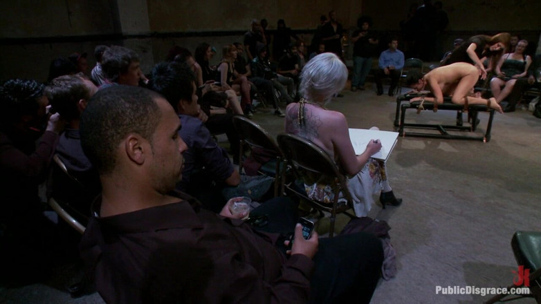 Public Disgrace by Kink: 糟糕的态度