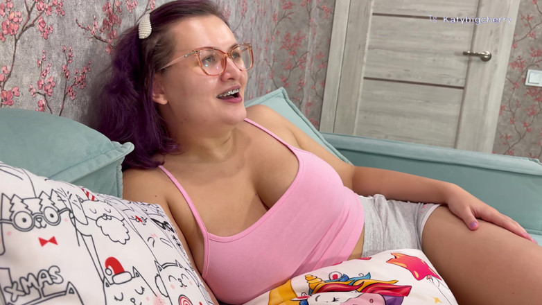 Katybigcherry: Kom niet klaar in mijn poesje, stiefbroer! Stiefbroer hielp zijn...