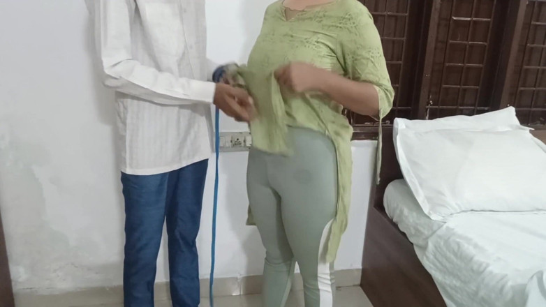 Priya ki Papa: Salu foi pegar o vestido sob medida