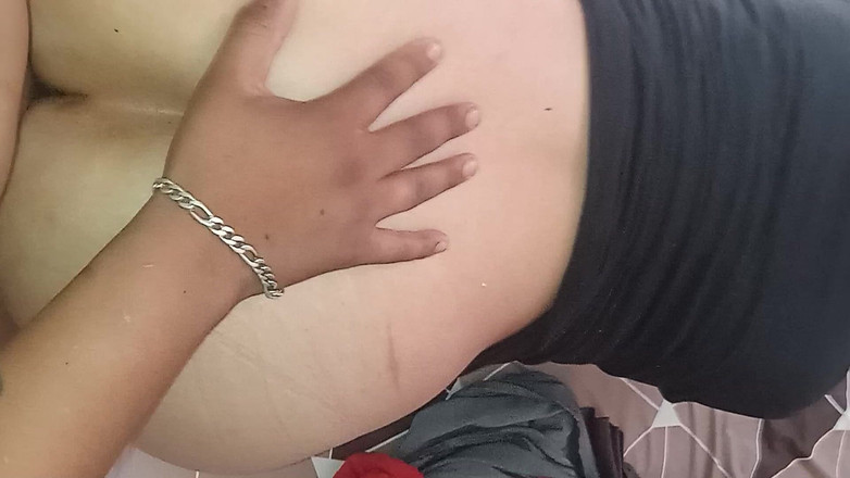 Eatrella j: Adicta al tik tok follada y no suelta el celular