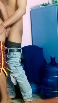 พี่เขยโน้มน้าวสะใภ้เซ็กซี่ แล้วพอลองกันสองคนก็เย็ดเลย