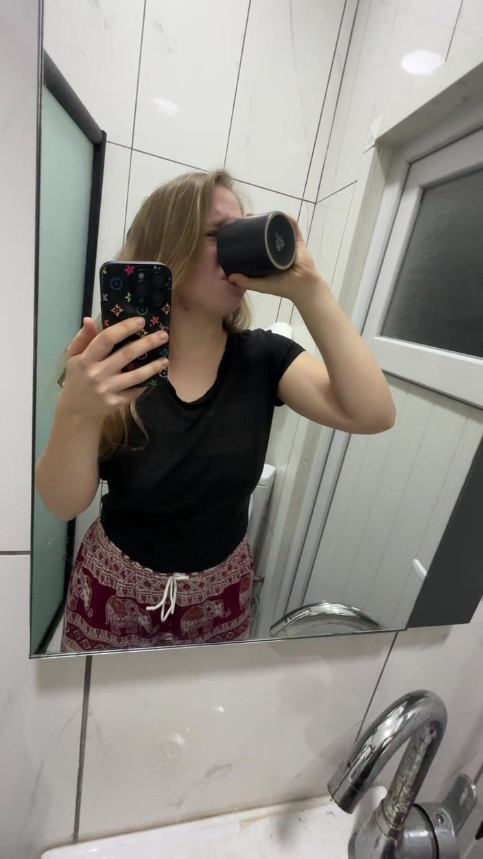 SweetLucy96: Saya terpaksa Kencing Dengan Segera