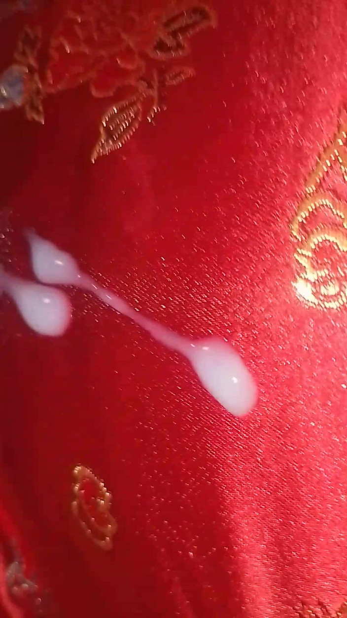 Leatransteen: 拉尔斯·丹伯格穿着红色亚洲旗服手淫