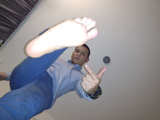 Tomas Styl: Latinoameričanka dělá footjob