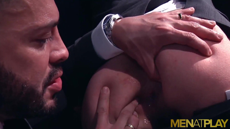 MenAtPlay: MENATPLAY - Muskularny Ivan Gregory anal jebana przez Viktora Roma