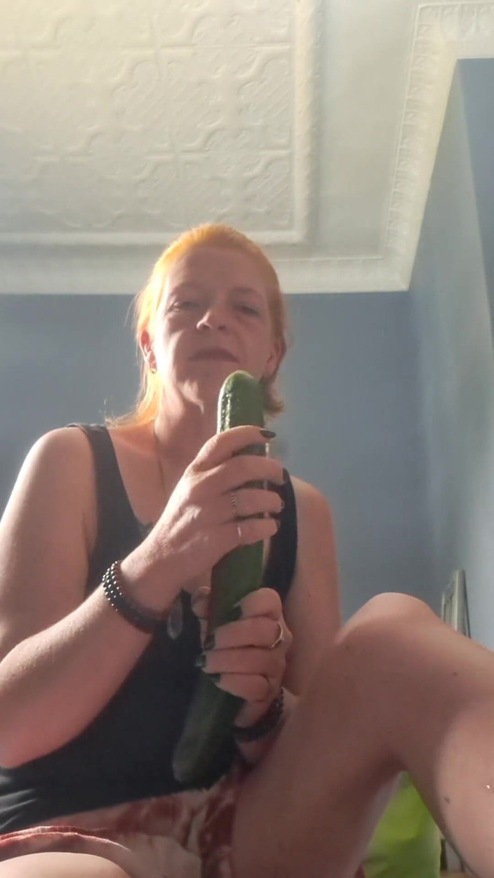 ZenitheBloodRose: Prendre un concombre en direct