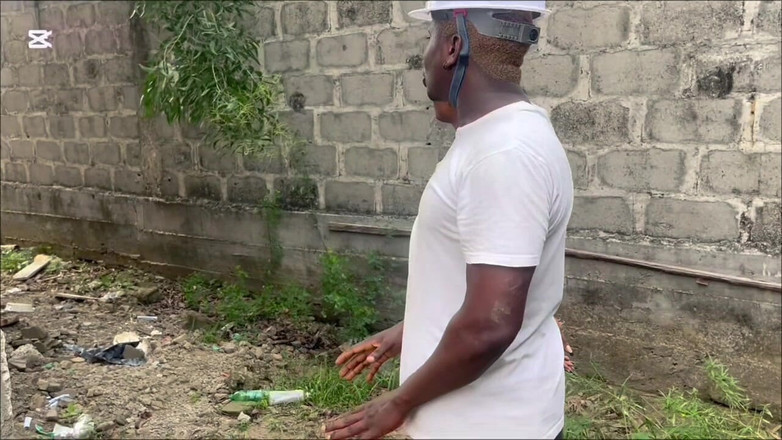 Prettypussy102: Își fute supraveghetorul de pe șantier