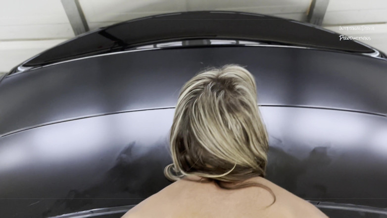 InternalDrive: MiLF culo guidata in auto