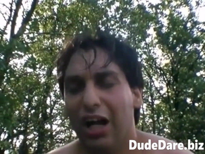 DudeDare: bhaavpoorn yaar poorn nirman ke lie premi ka land choos...