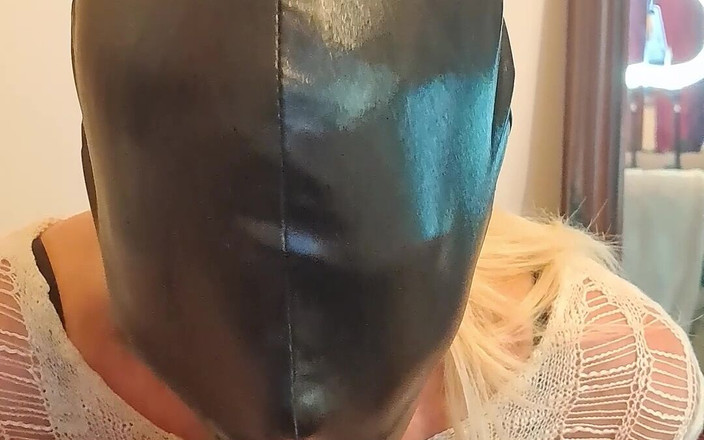 Milf-T: POV met kap in gezicht