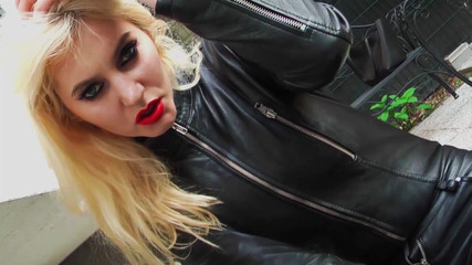 Goddess Celine: Kožená dominance