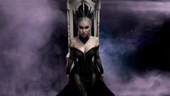 Goddess Misha Goldy: Hříšné údery pro Satana