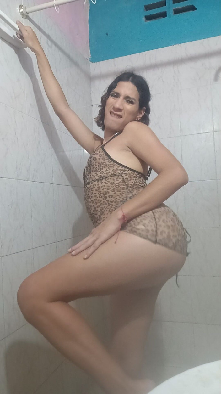 Femboy from Colombia: Grazie a tutti, sono qui