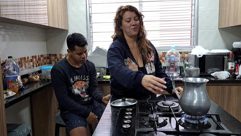 PalmasRecordsDana: Hermansatra Vuole Che La Scopi in Cucina