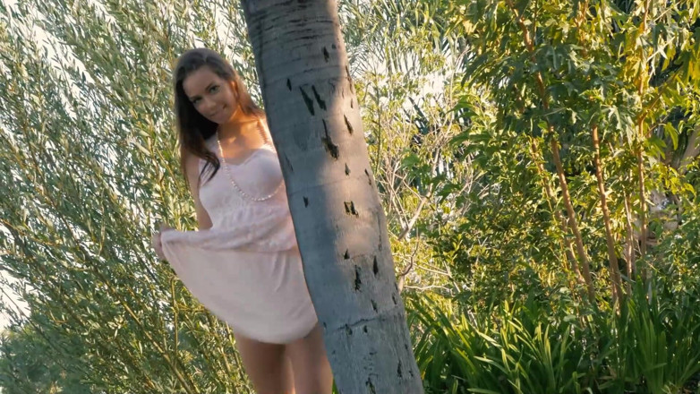 BestPorn85: Madi Meadows Squeezes Her Nipples Hard as She Finger Bangs...