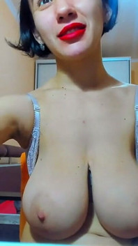Espectáculo de tetas calientes y pezones