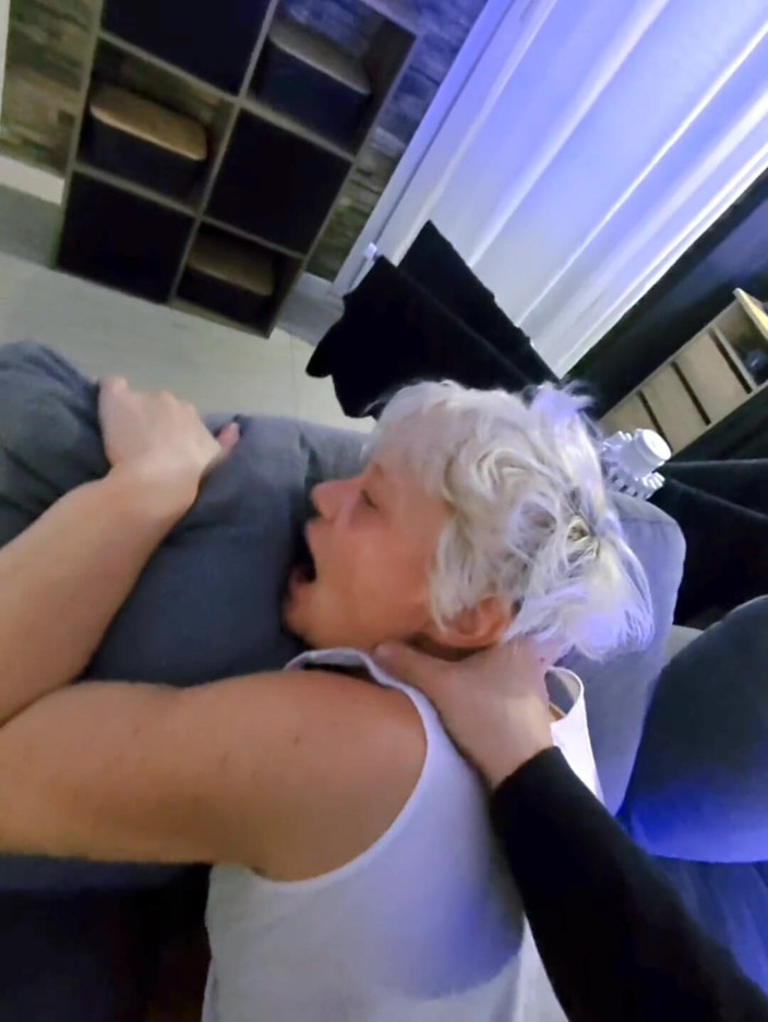 Sofy13: Uyandığında Beni Çılgınca Sikiyor Ve Kıçıma Boşalıyor