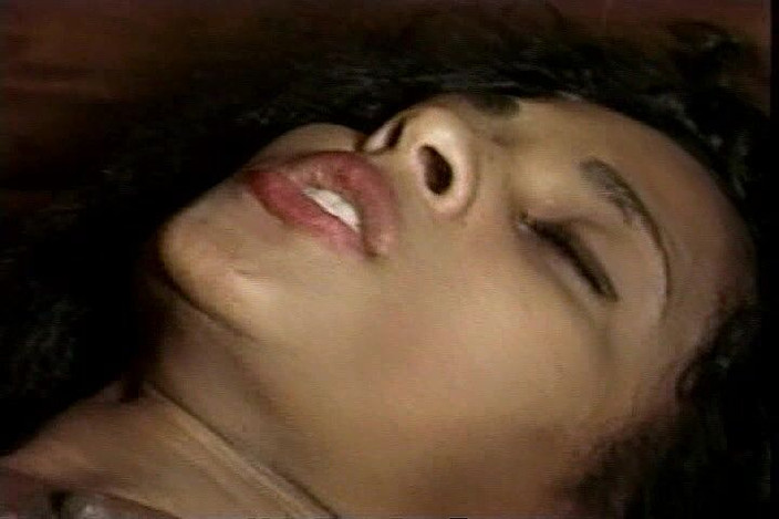 CBD Media: Una giovane segretaria ebano sexy viene scopata duramente nel buco...